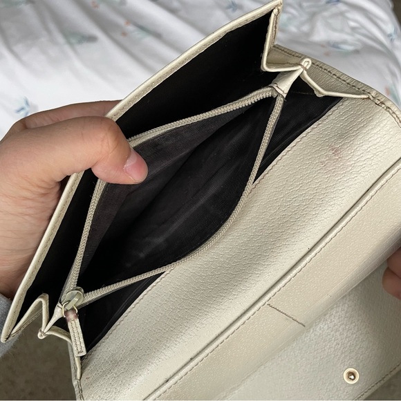 SOLD- GUCCI- vintage long wallet - Picture 13 of 17
